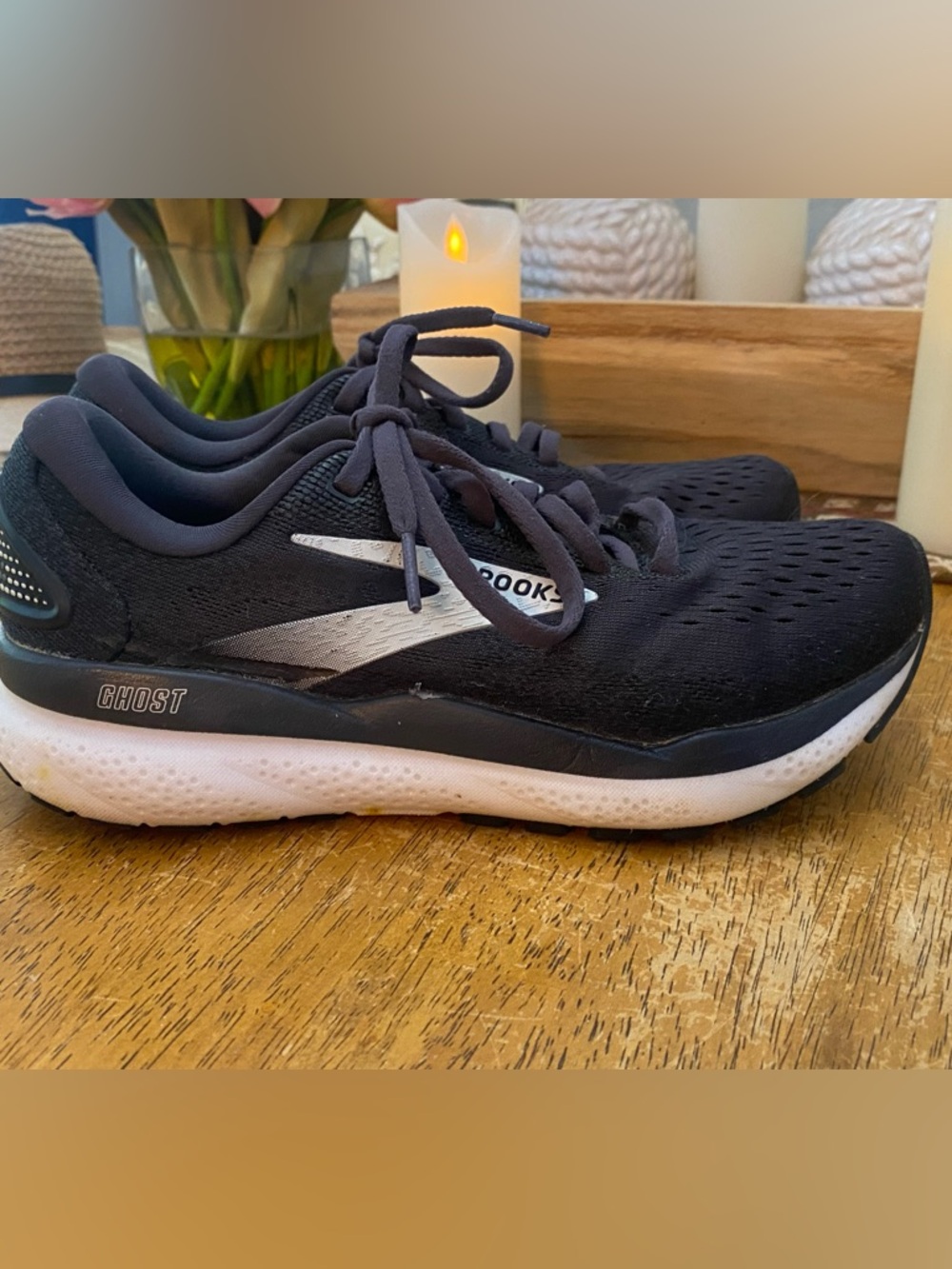 Ladies Brooks Ghost 16 Running Shoes size 6
